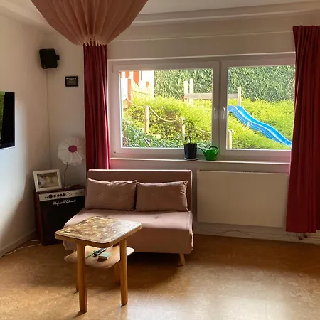 Suesse Souterrain-wohnung Mit Anbindung Nach Muenster Apartment