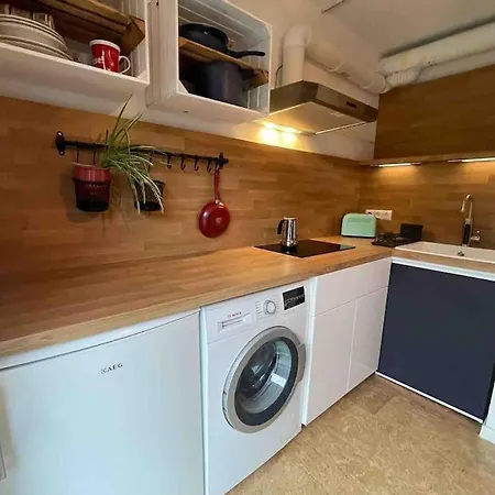 Suesse Souterrain-wohnung Mit Anbindung Nach Muenster Apartment